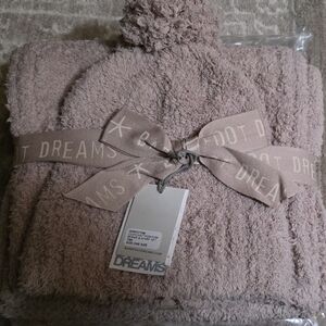 New!Barefoot Dreams Scarf & Beanie Set Tan